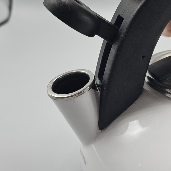 Kitchenaid White Whistling Tea Kettle 1.5 Quart - Picture 14 of 14
